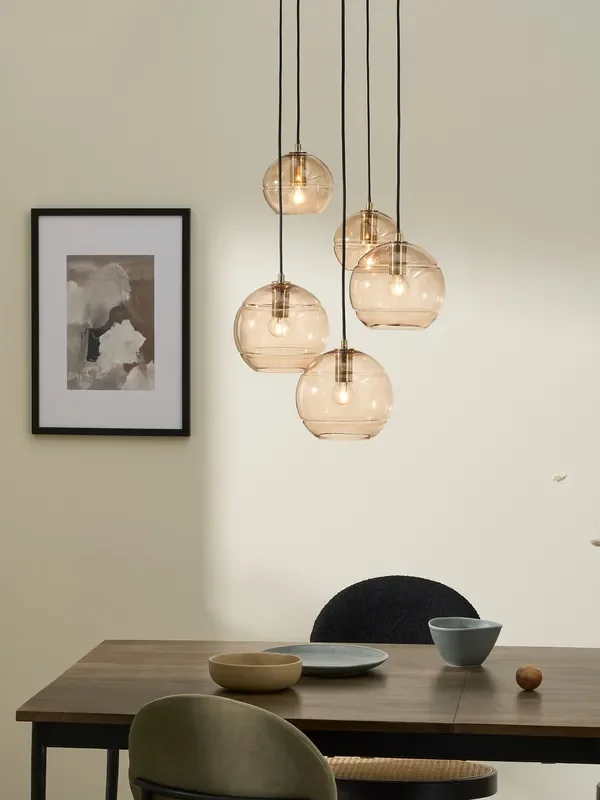 产品名称中包含顶级域名,检查并适当处理后再继续! MADE.COM Black/Champagne Mika 5 Cluster Light