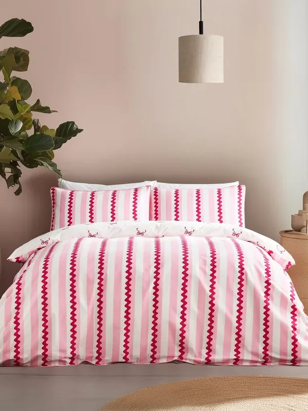 Chelsea Peers Pink Cotton Wavy Stripe / Bow Print Reversible Bedding Set – Pink