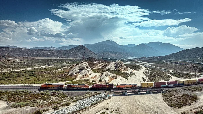 Eastbound BNSF intermodal at Phelan CA