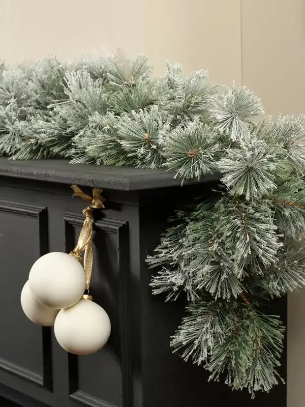 Everlands Green Cashmere Frosted 270cm Christmas Garland