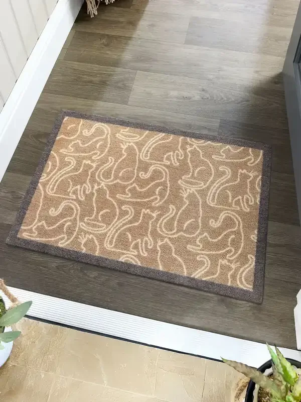 Howler & Scratch Beige Outlined Cats Mat