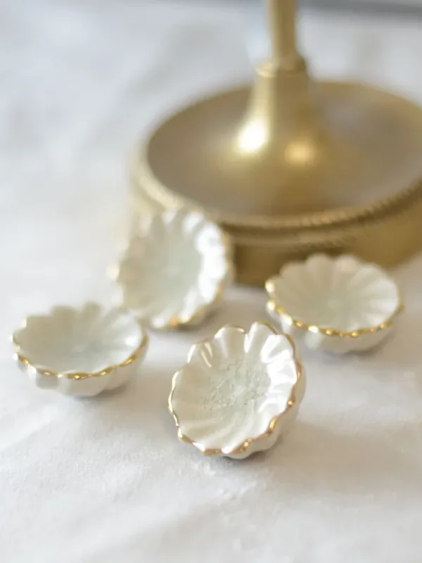 Laura Ashley 4 Pack Off White Gold Ceramic Metallic Edge Drawer Knobs