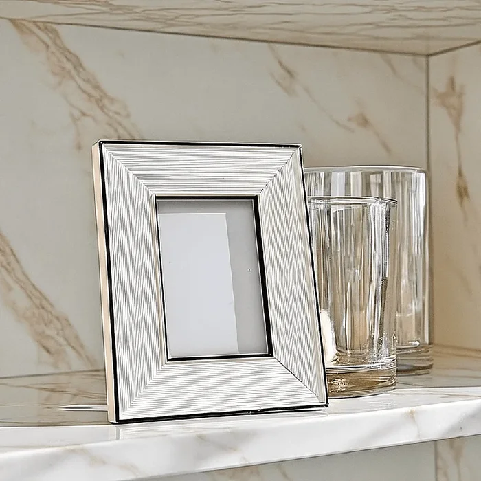 Lysa Black & White Monochrome Photo Frame- 4×6″