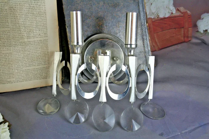 Mid-century 1970’s Wall sconce lamp Sciolari glass drops Italian marked sticker