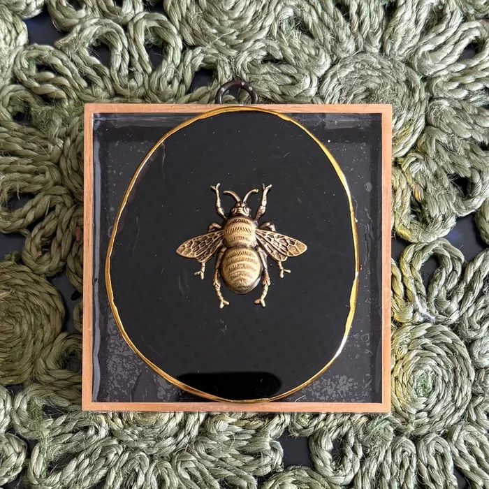 Museum Bee, Acrylic Frame with Grande Bee on Agate