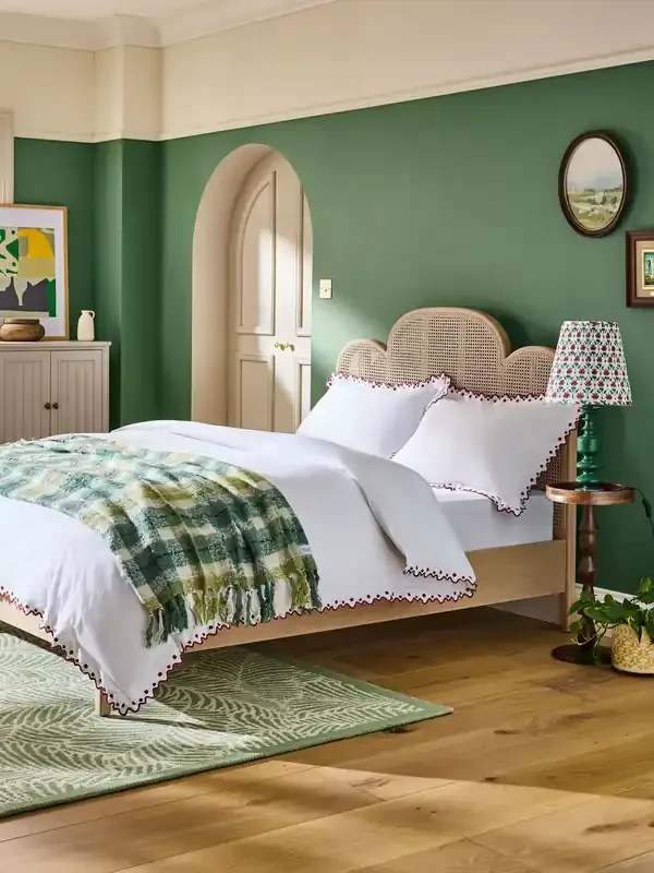 Nina Campbell Light Natural Palmier Bed