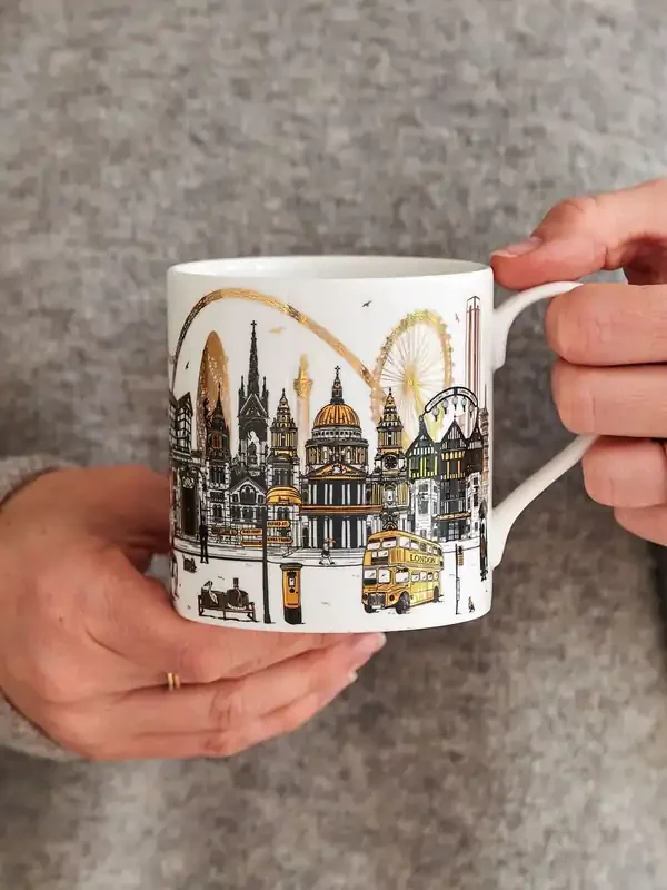 Victoria Eggs Set of 2 Gold and Black Quintessentially London Mugs