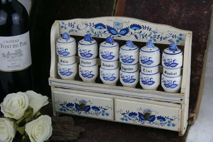 Vintage 70’s Kitchen rack wood delft blue white pottery 6 shakers herbs