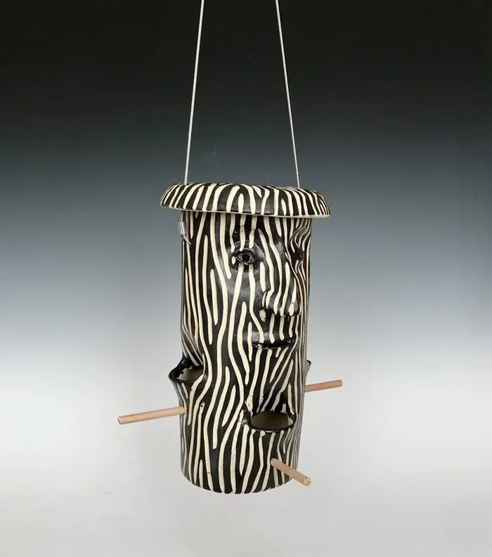 Woodgrain Face Bird Feeder